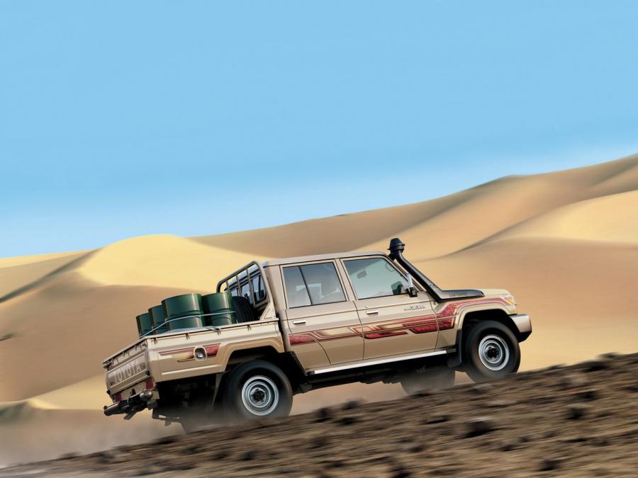 Toyota Land Cruiser Double Cab (UAE) '2012